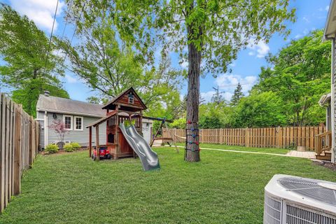 Tiny photo for 602 Vine Avenue, Highland Park, IL 60035 (MLS # 12657215)