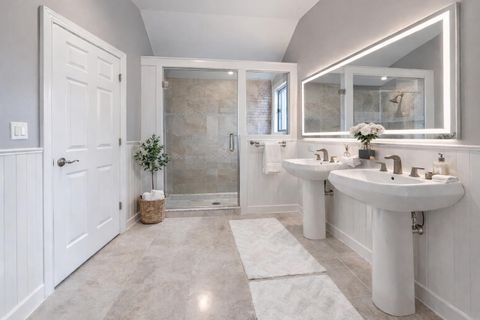 Tiny photo for 6352 W GIDDINGS Street, Chicago, IL 60630 (MLS # 12573904)