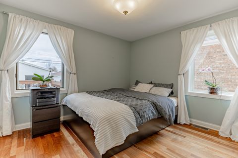 Tiny photo for 6352 W GIDDINGS Street, Chicago, IL 60630 (MLS # 12573904)