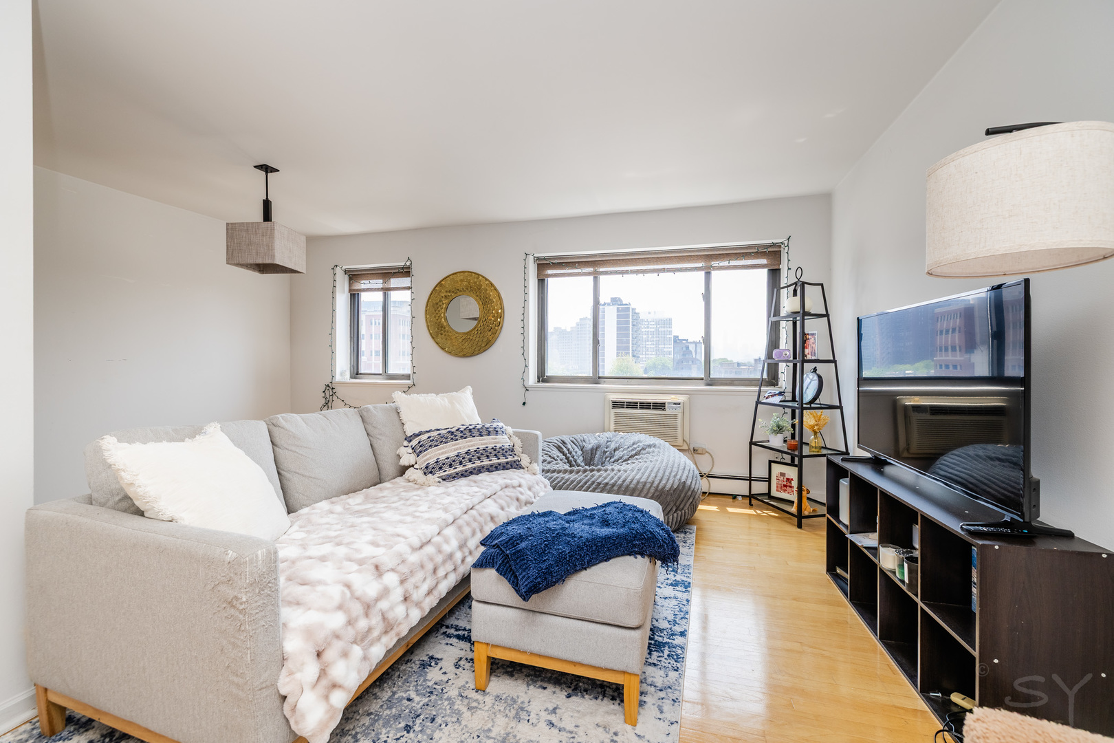 607 W Wrightwood Avenue 714