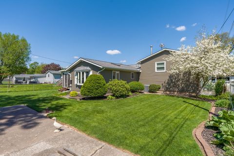 Tiny photo for 918 6th Street, Hampton, IL 61256 (MLS # 12633917)