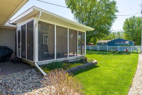 Tiny photo for 918 6th Street, Hampton, IL 61256 (MLS # 12633917)