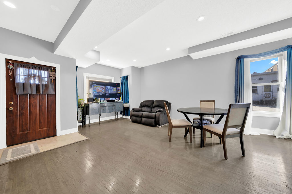 9436 S Spaulding Avenue