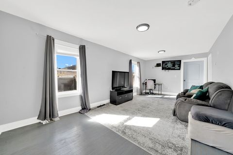 Tiny photo for 9436 S Spaulding Avenue, Evergreen Park, IL 60805 (MLS # 12584273)