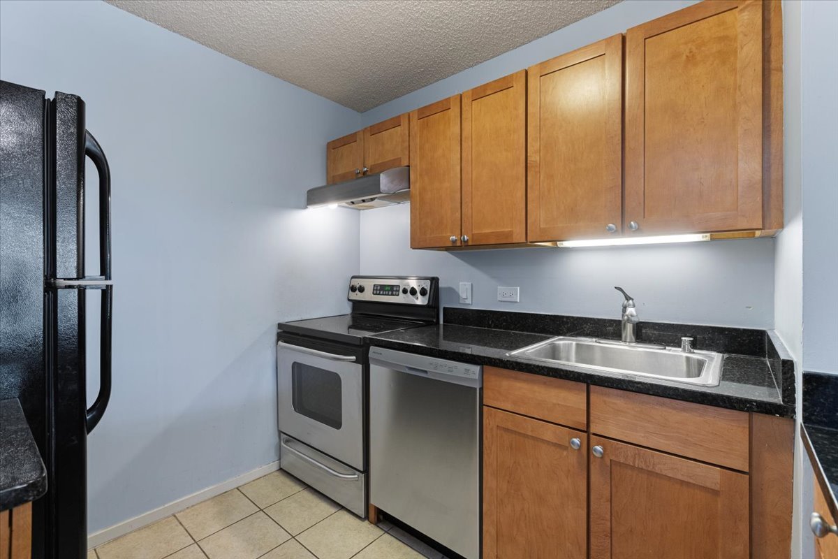 30 E HURON Street 2003