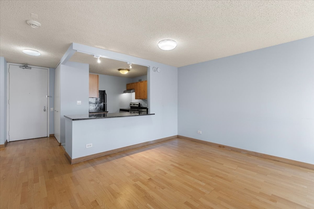 30 E HURON Street 2003