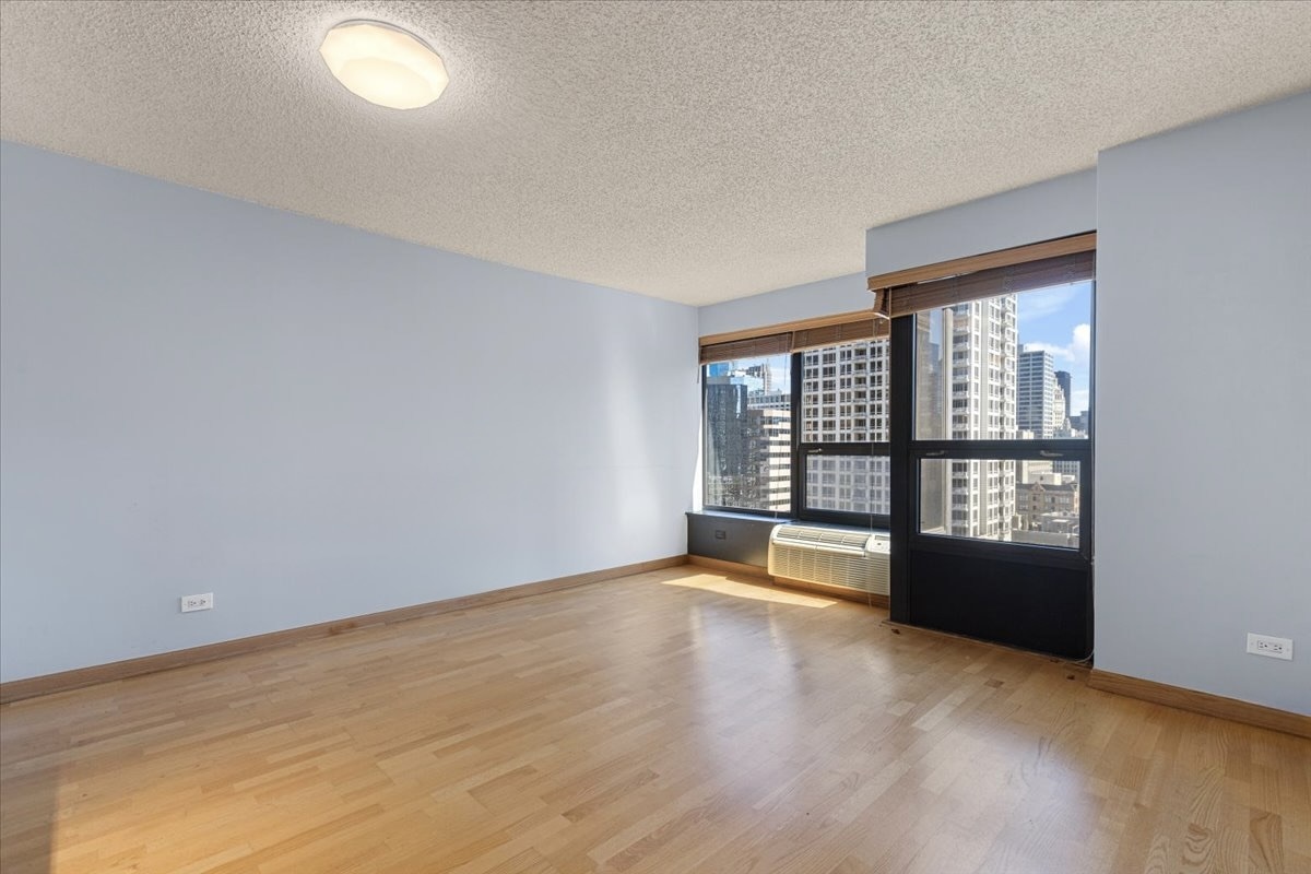 30 E HURON Street 2003