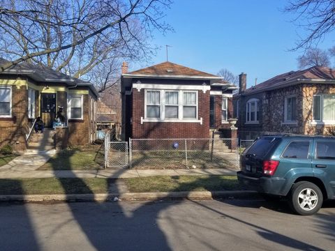 Photo of 7935 S Kingston Avenue, Chicago, IL 60617 (MLS # 12608657)