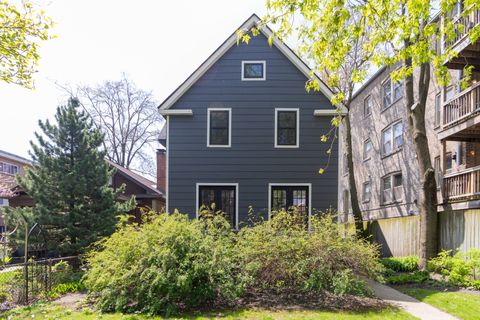 1663 W Farwell Avenue Chicago IL 60626