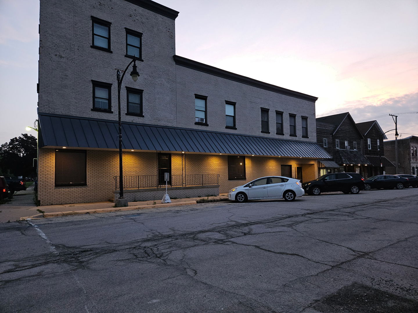 Photo 1 of 13 — 127 W Taylor Street, Grant Park, IL 60940