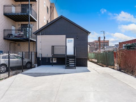 Tiny photo for 638 W 47th Street, Chicago, IL 60609 (MLS # 12596086)