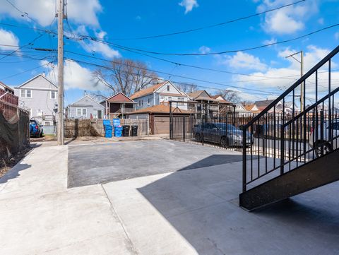 Tiny photo for 638 W 47th Street, Chicago, IL 60609 (MLS # 12596086)