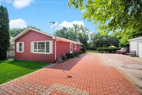 Photo of 28W575 Barnes Avenue, West Chicago, IL 60185 (MLS # 12719550)
