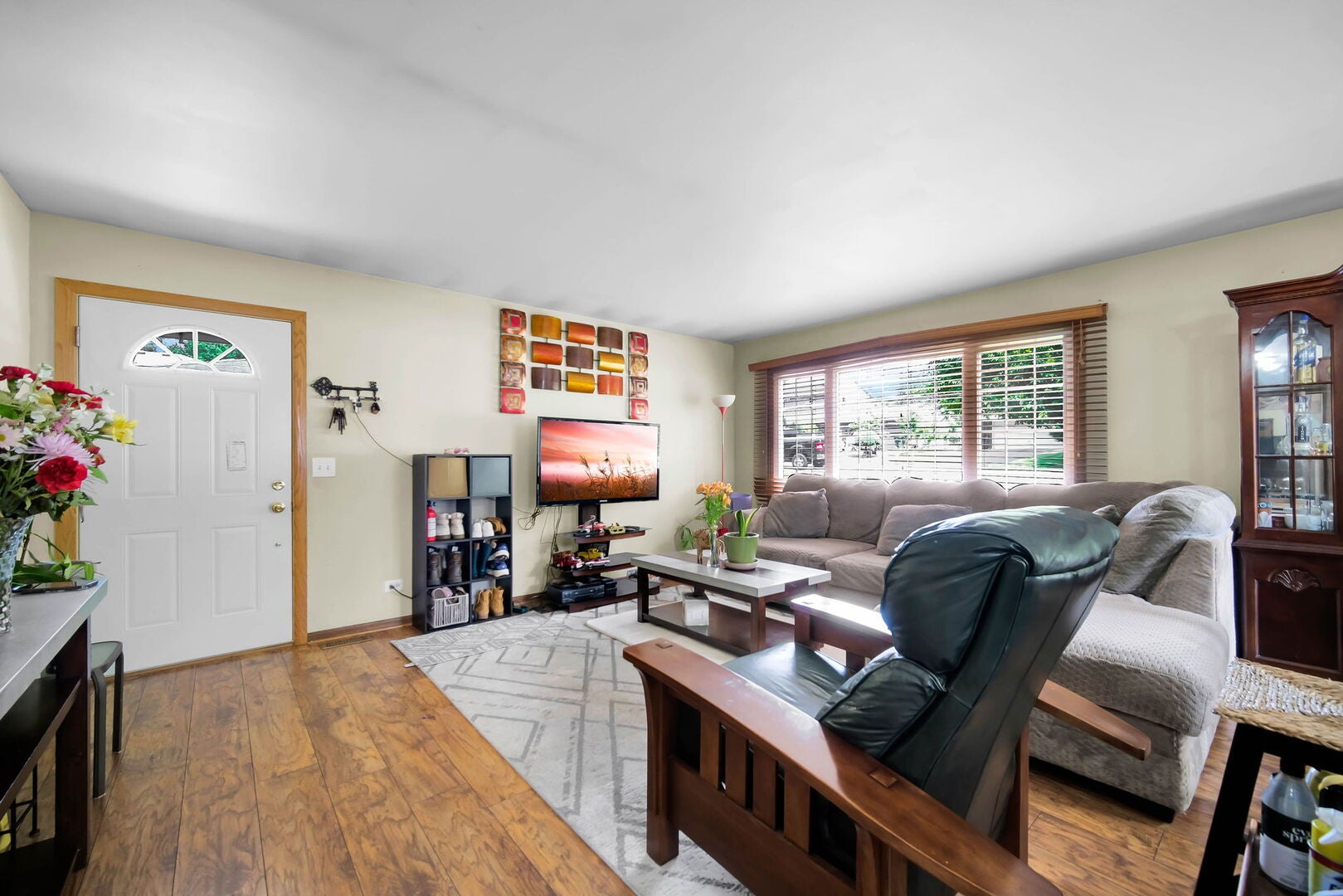 28W575 Barnes Avenue