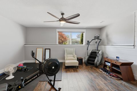 Tiny photo for 670 Holmes Street, Bettendorf, IA 52772 (MLS # 12624990)