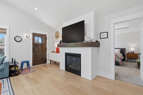 Tiny photo for 670 Holmes Street, Bettendorf, IA 52772 (MLS # 12624990)