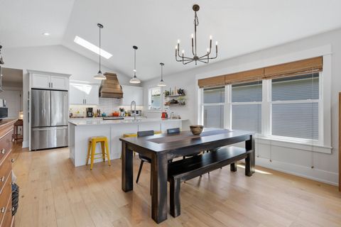 Tiny photo for 670 Holmes Street, Bettendorf, IA 52772 (MLS # 12624990)