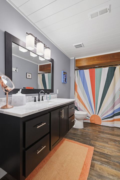 Tiny photo for 670 Holmes Street, Bettendorf, IA 52772 (MLS # 12624990)