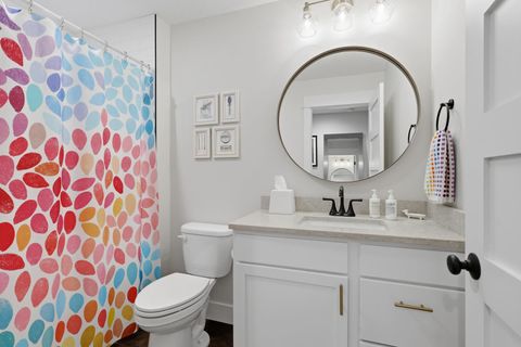 Tiny photo for 670 Holmes Street, Bettendorf, IA 52772 (MLS # 12624990)