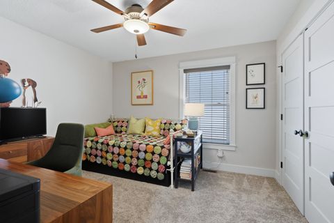 Tiny photo for 670 Holmes Street, Bettendorf, IA 52772 (MLS # 12624990)