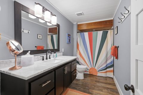 Tiny photo for 670 Holmes Street, Bettendorf, IA 52772 (MLS # 12624990)