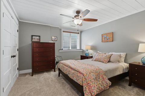 Tiny photo for 670 Holmes Street, Bettendorf, IA 52772 (MLS # 12624990)