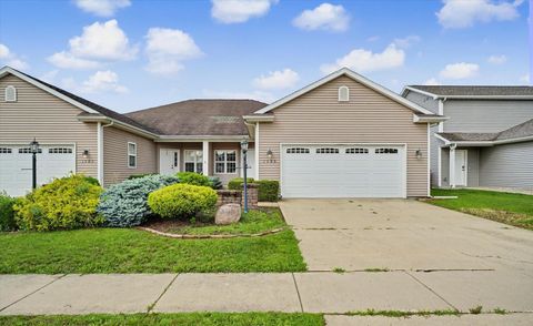 Photo of 1505 Stonebluff Court, Champaign, IL 61822 (MLS # 12650157)