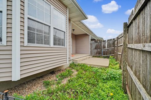 Tiny photo for 1505 Stonebluff Court, Champaign, IL 61822 (MLS # 12650157)