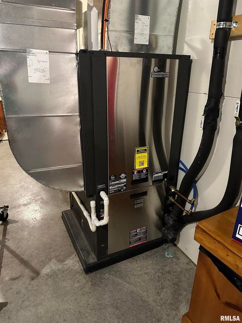 Tiny photo for 432 INDIAN TRAIL Drive, Pinckneyville, IL 62274 (MLS # EB455262)