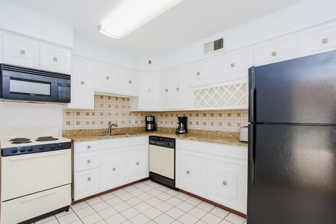 Tiny photo for 5901 N Sheridan Road #9G, Chicago, IL 60660 (MLS # 12517174)