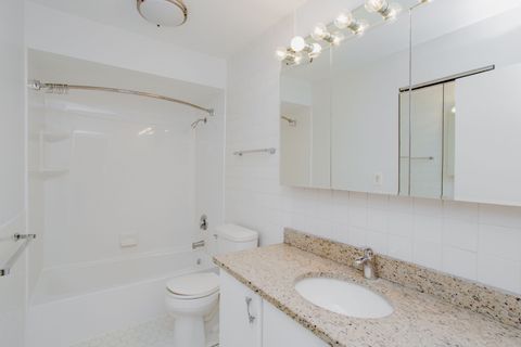 Tiny photo for 5901 N Sheridan Road #9G, Chicago, IL 60660 (MLS # 12517174)