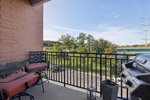 Tiny photo for 300 Village Circle #207, Willow Springs, IL 60480 (MLS # 12469330)