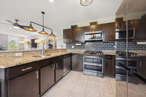 Tiny photo for 300 Village Circle #207, Willow Springs, IL 60480 (MLS # 12469330)