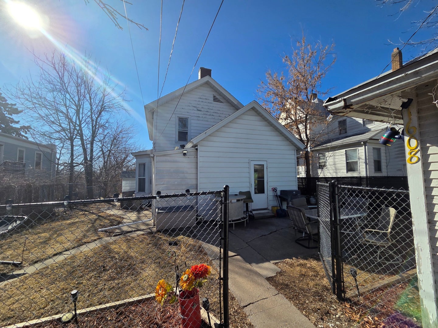 1608 E 12th Street
