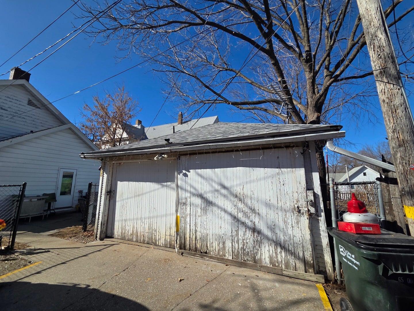 1608 E 12th Street