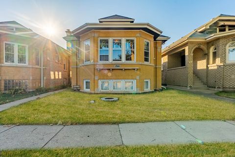 Tiny photo for 1914 Clinton Avenue, Berwyn, IL 60402 (MLS # 12490118)