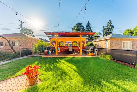 Tiny photo for 1914 Clinton Avenue, Berwyn, IL 60402 (MLS # 12490118)