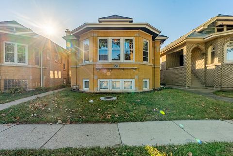 Tiny photo for 1914 Clinton Avenue, Berwyn, IL 60402 (MLS # 12490118)