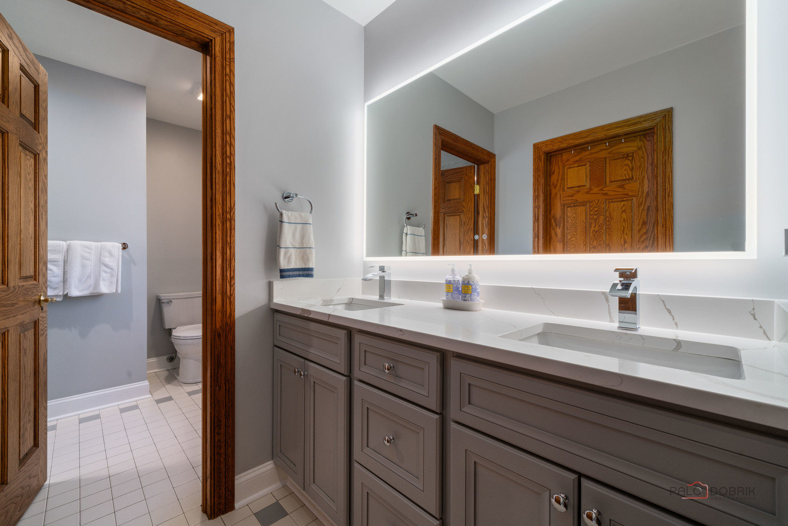 Lake Forest, Illinois 60045, United States, 5 Bedrooms Bedrooms, ,7 BathroomsBathrooms,Residential,Active,203524