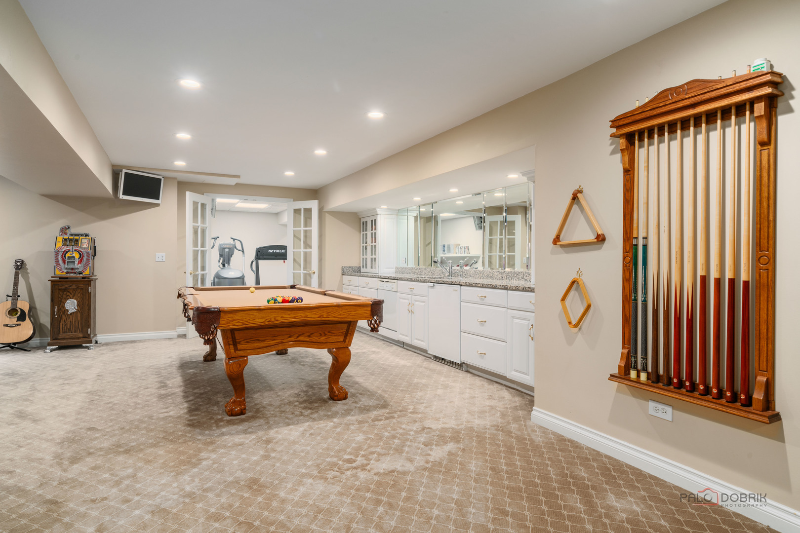 Lake Forest, Illinois 60045, United States, 5 Bedrooms Bedrooms, ,7 BathroomsBathrooms,Residential,Active,203524