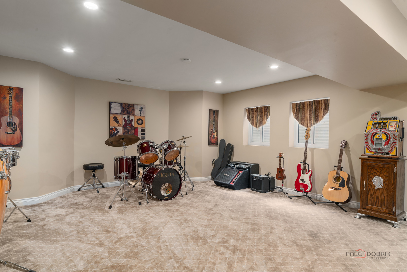 Lake Forest, Illinois 60045, United States, 5 Bedrooms Bedrooms, ,7 BathroomsBathrooms,Residential,Active,203524