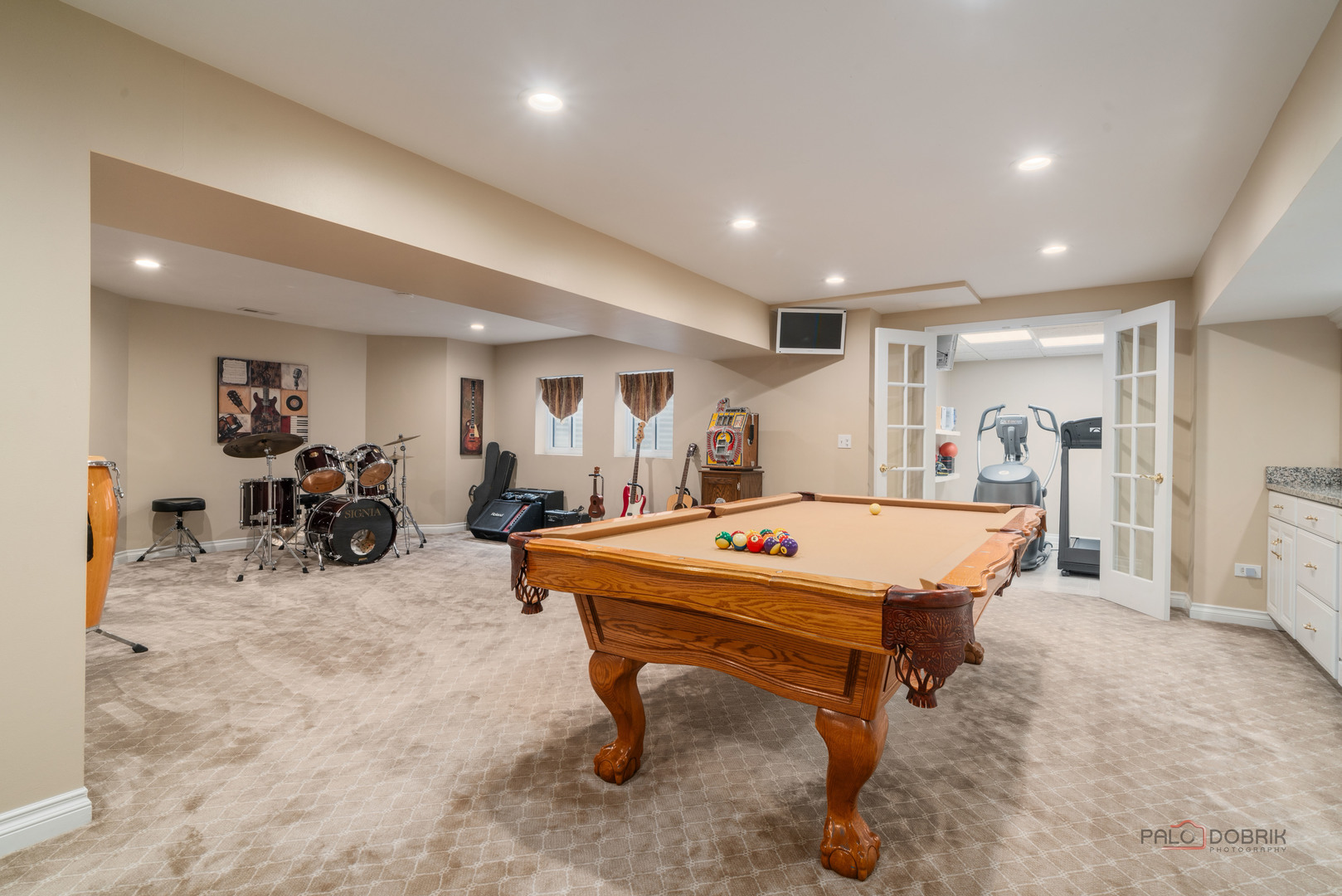 Lake Forest, Illinois 60045, United States, 5 Bedrooms Bedrooms, ,7 BathroomsBathrooms,Residential,Active,203524