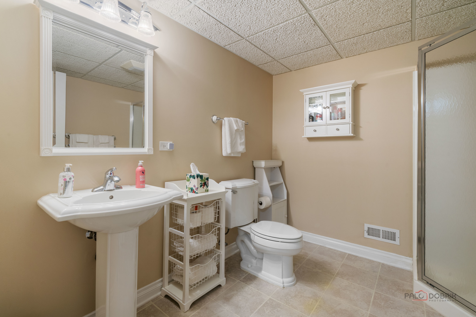 Lake Forest, Illinois 60045, United States, 5 Bedrooms Bedrooms, ,7 BathroomsBathrooms,Residential,Active,203524