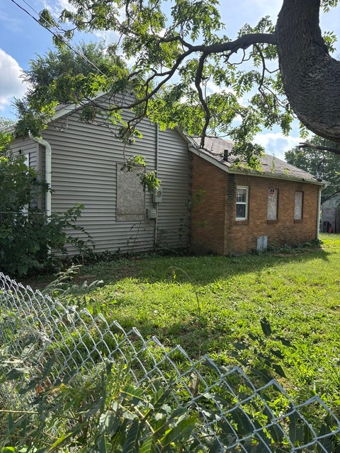 Tiny photo for 1529 Sycamore Street, Ottawa, IL 61350 (MLS # 12752492)
