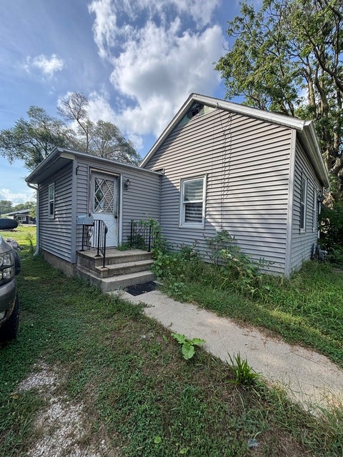 Tiny photo for 1529 Sycamore Street, Ottawa, IL 61350 (MLS # 12752492)