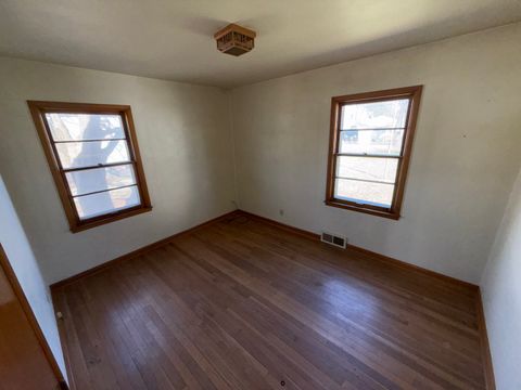 Tiny photo for 2123 W ANTOINETTE Street, Peoria, IL 61605 (MLS # 12619250)