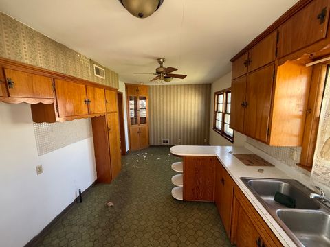 Tiny photo for 2123 W ANTOINETTE Street, Peoria, IL 61605 (MLS # 12619250)