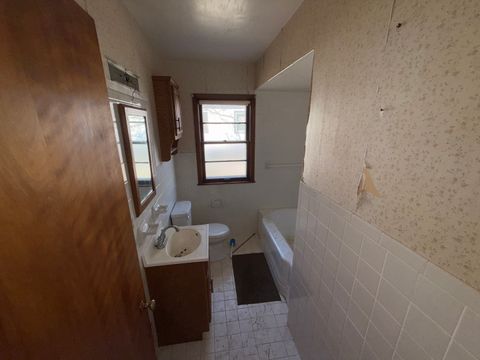 Tiny photo for 2123 W ANTOINETTE Street, Peoria, IL 61605 (MLS # 12619250)