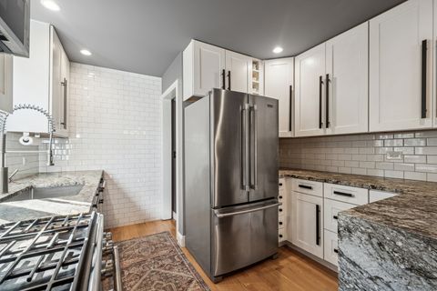 Tiny photo for 1811 Laurel Avenue, Evanston, IL 60201 (MLS # 12478298)