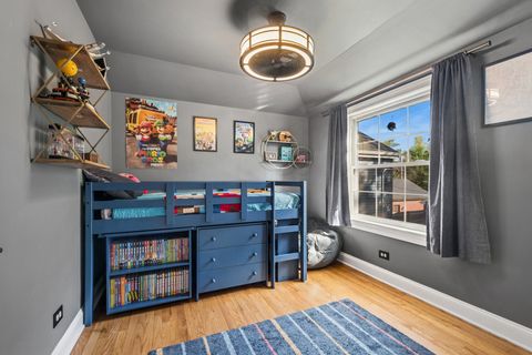 Tiny photo for 1811 Laurel Avenue, Evanston, IL 60201 (MLS # 12478298)